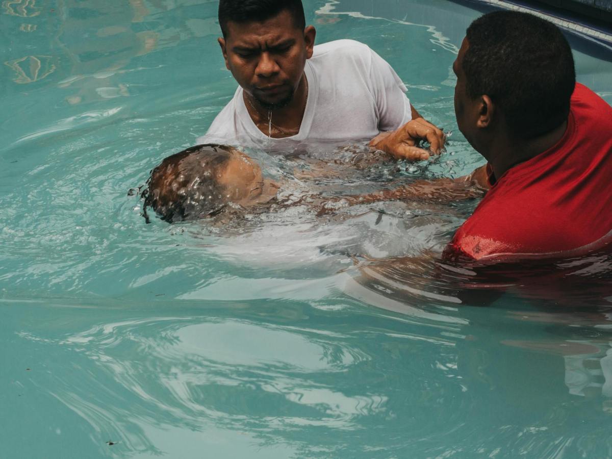 Sucio, profano, y condenado a lavado, santificado, y justificado